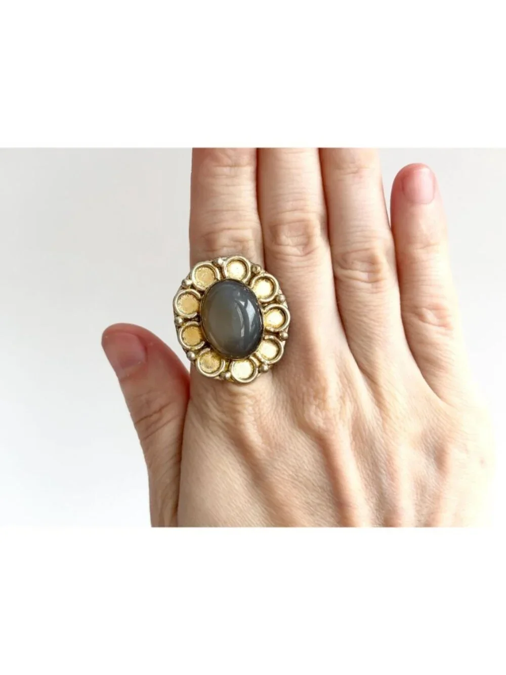 Grey Agate Cabochon Oval Stone Scalloped Sterling Silver 925 Vintage Ring - sz 9